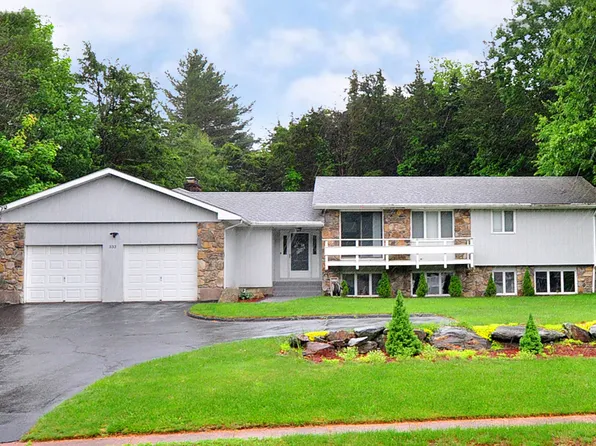 333 Kennedy Road, Manchester, CT 06042