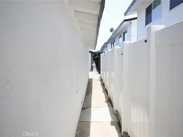 2709 S Baker St #C — Photo 31