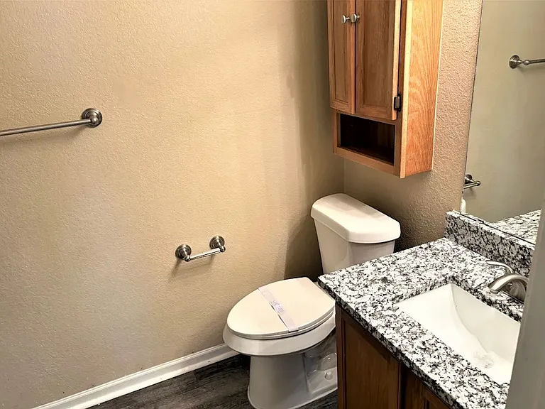 6005 Rocky Point Dr — Photo 2