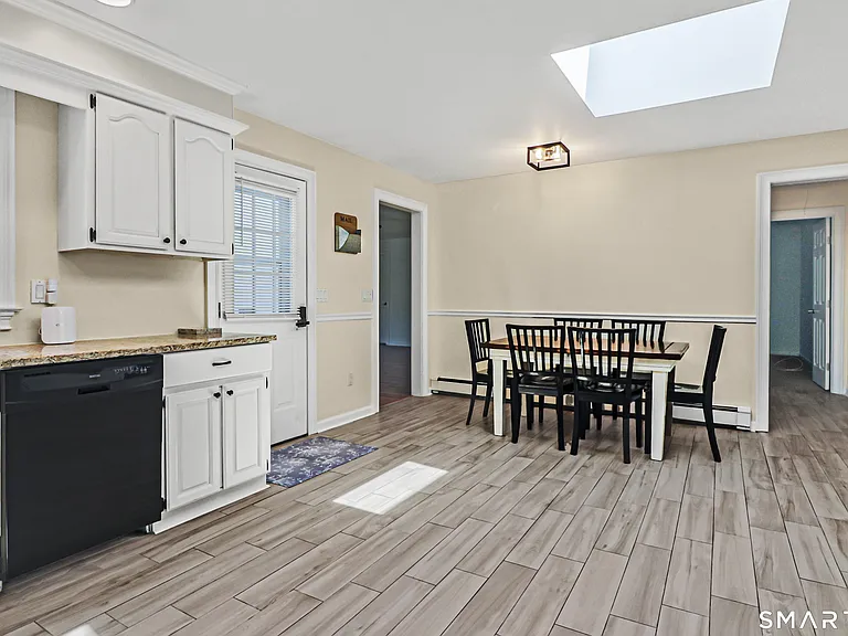 8 Woodchuck Ct — Photo 5