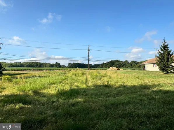 8102 N Point Rd, Sparrows Point, MD 21219