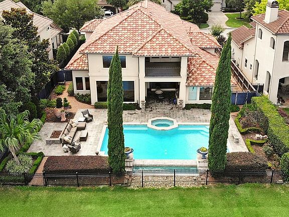 2nd image of 3007 Rosemary Park Ln