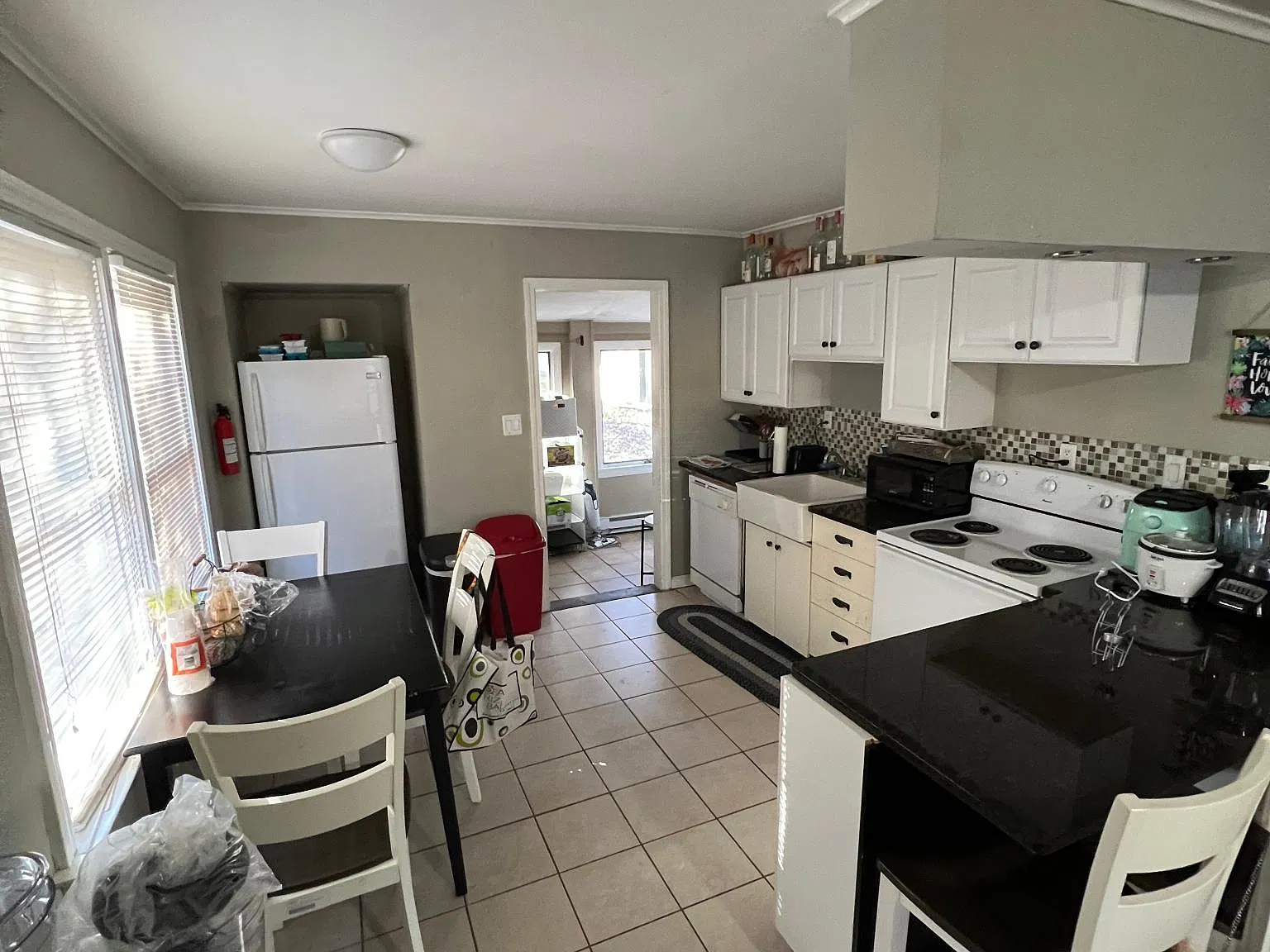 4 bed, 1200 sqft, $2,520 — Photo 4