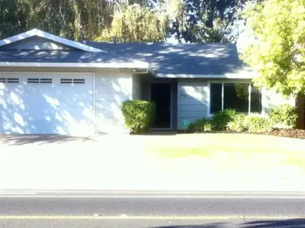 8889 La Riviera Dr, Sacramento, CA 95826