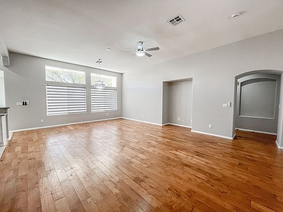 4th image of 261 Barletta Ave