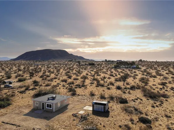 1933 Rocky Acres Rd, Landers, CA 92285