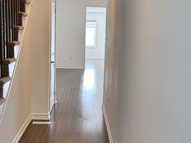 166 Seeley Ave — Photo 7