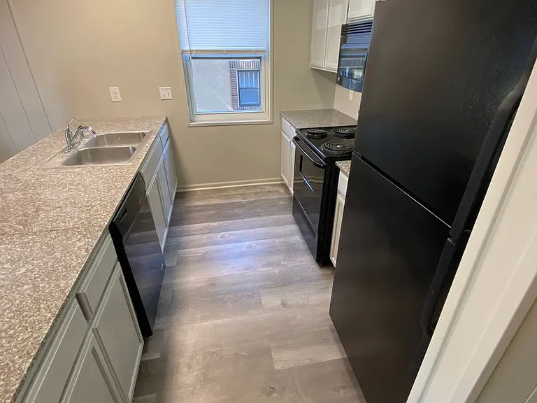 College Place Apartments — Photo 20