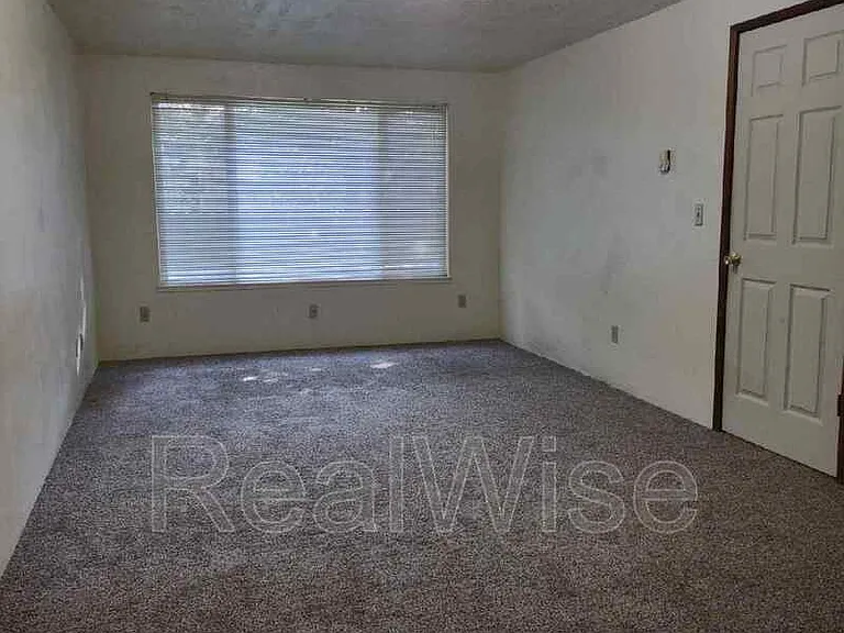 112 Sunset St #B — Photo 7