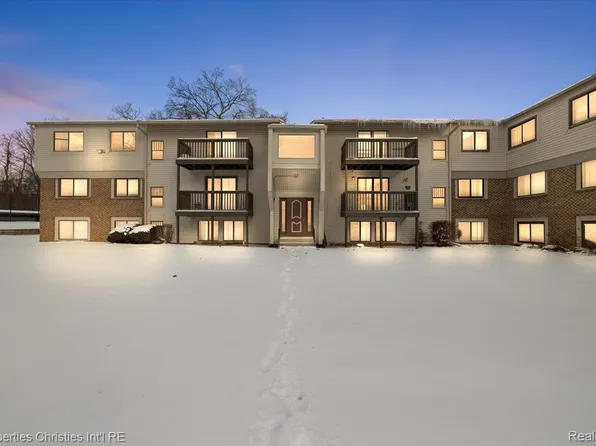 30042 W Twelve Mile Rd Unit 53, Farmington, MI 48334