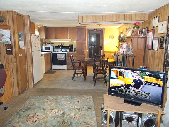 3rd image of 3271 Millpond Dr SE