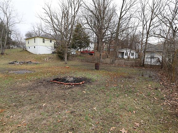 5th image of 312 South Dr