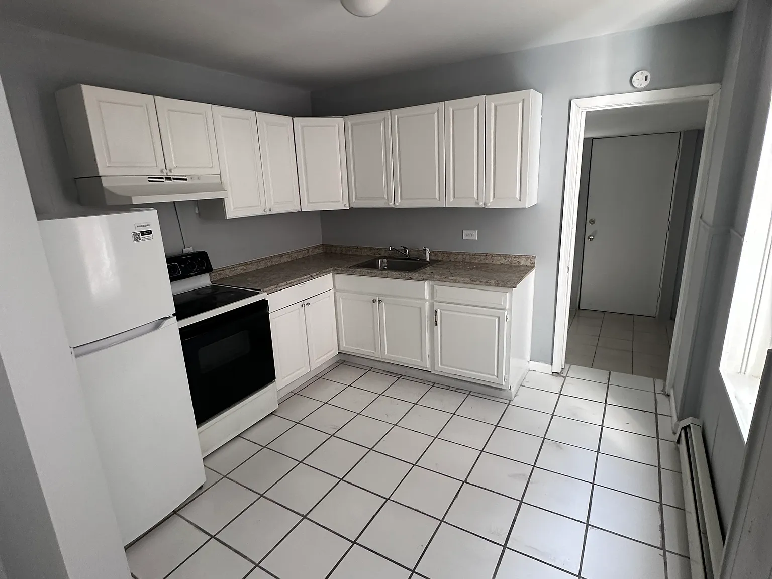 3 bed, 1086 sqft, $1,495 — Photo 3