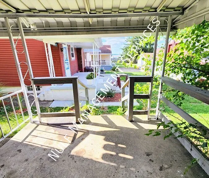 878 Miller Ave — Photo 6