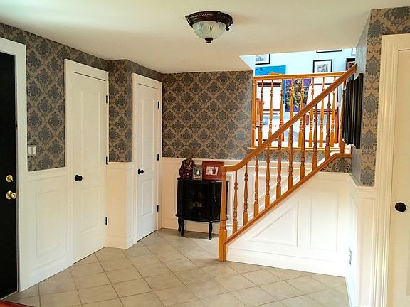 2nd image of 89 Holiday Park Dr