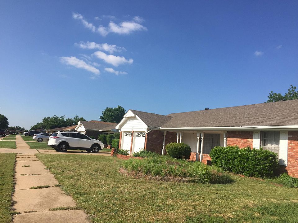 sidewalk neighborhood