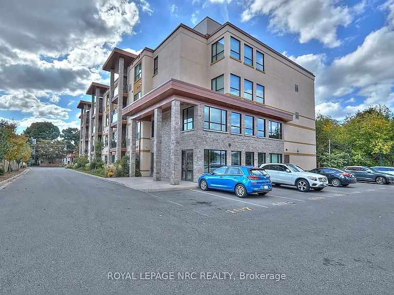 26 Wellington St #303 — Photo 2