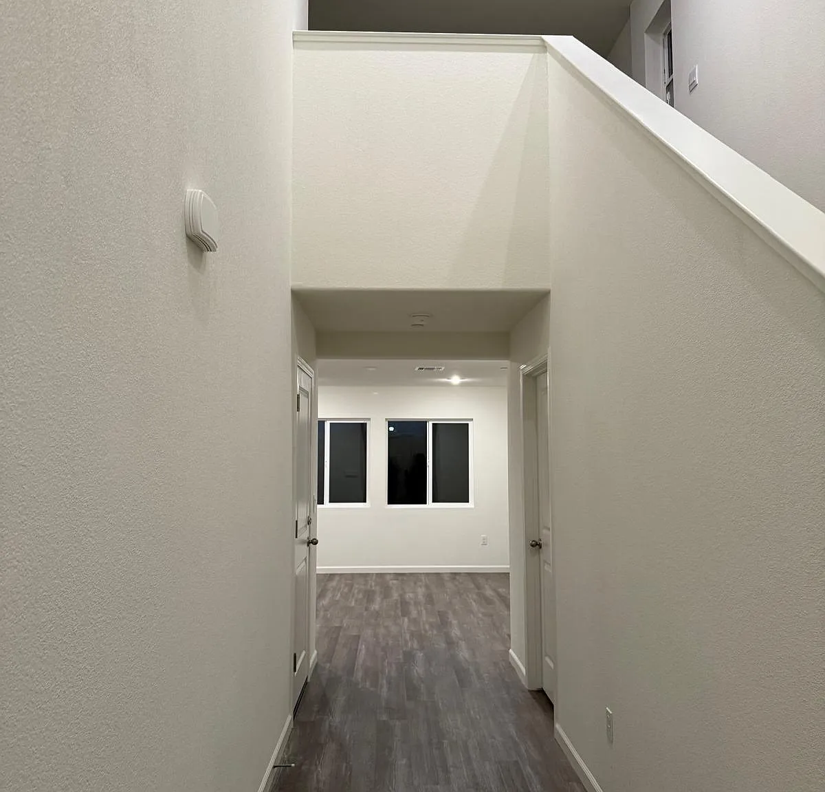 3 bed, 2.5 bath, 1600 sqft, $3,500 — Photo 2