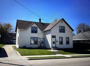 1406 S 10th St, Manitowoc, WI 54220