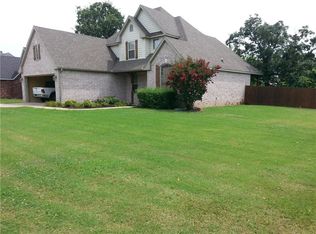 2611 Magnolia Dr, Springdale, AR 72762