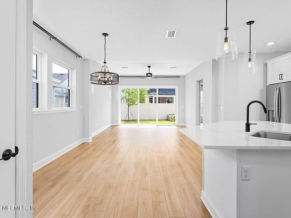 3rd image of 284 Millenia Dr