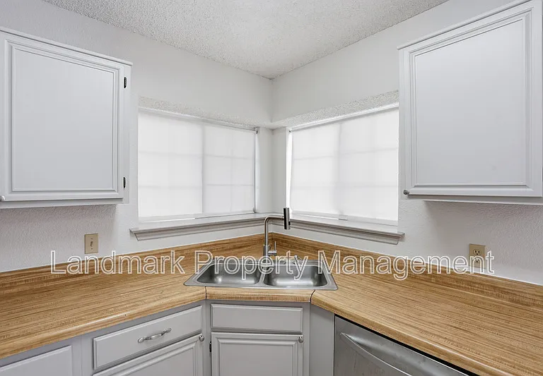 1122 Hidden Creek Dr — Photo 14