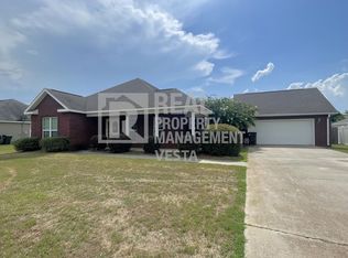 104 Elizabeth Dr, Byron, GA 31008