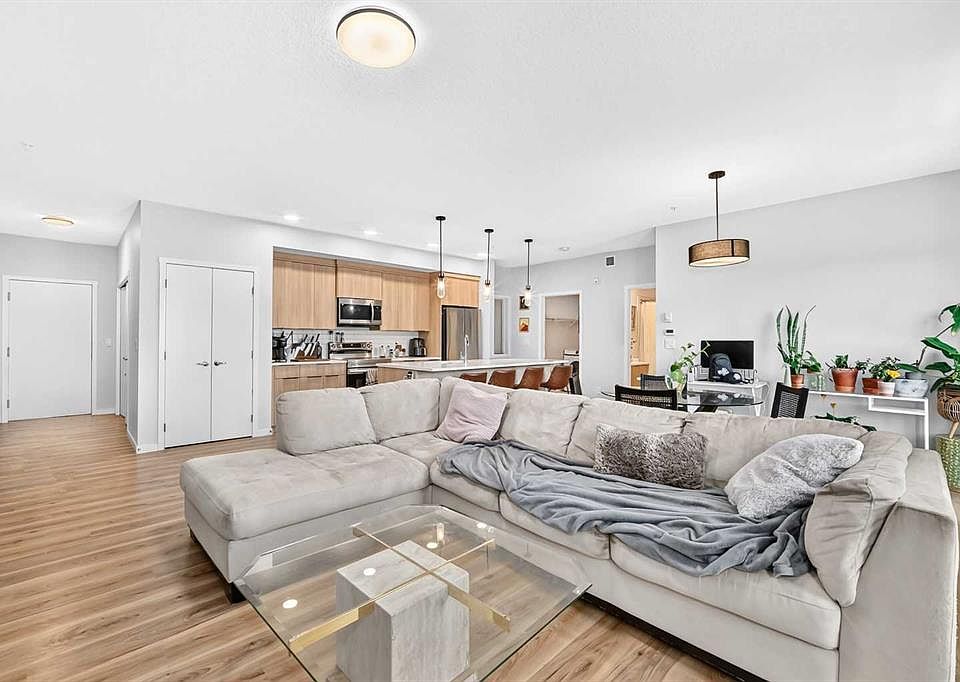 1st image of 220 E Seton Grv SE #3208