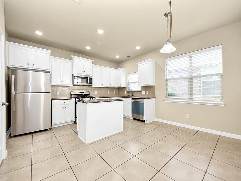 6106 Grassy Haven Ln — Photo 17