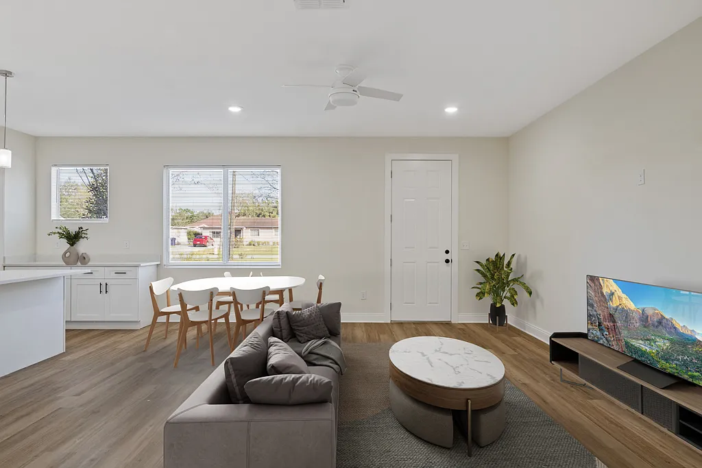 2 bed, 1650 sqft, $2,150 — Photo 3