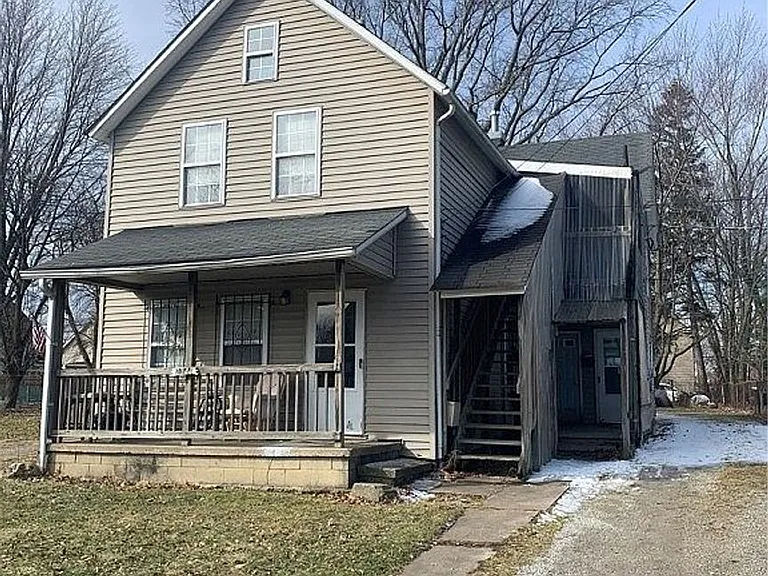 2344 East Ave — Photo 1