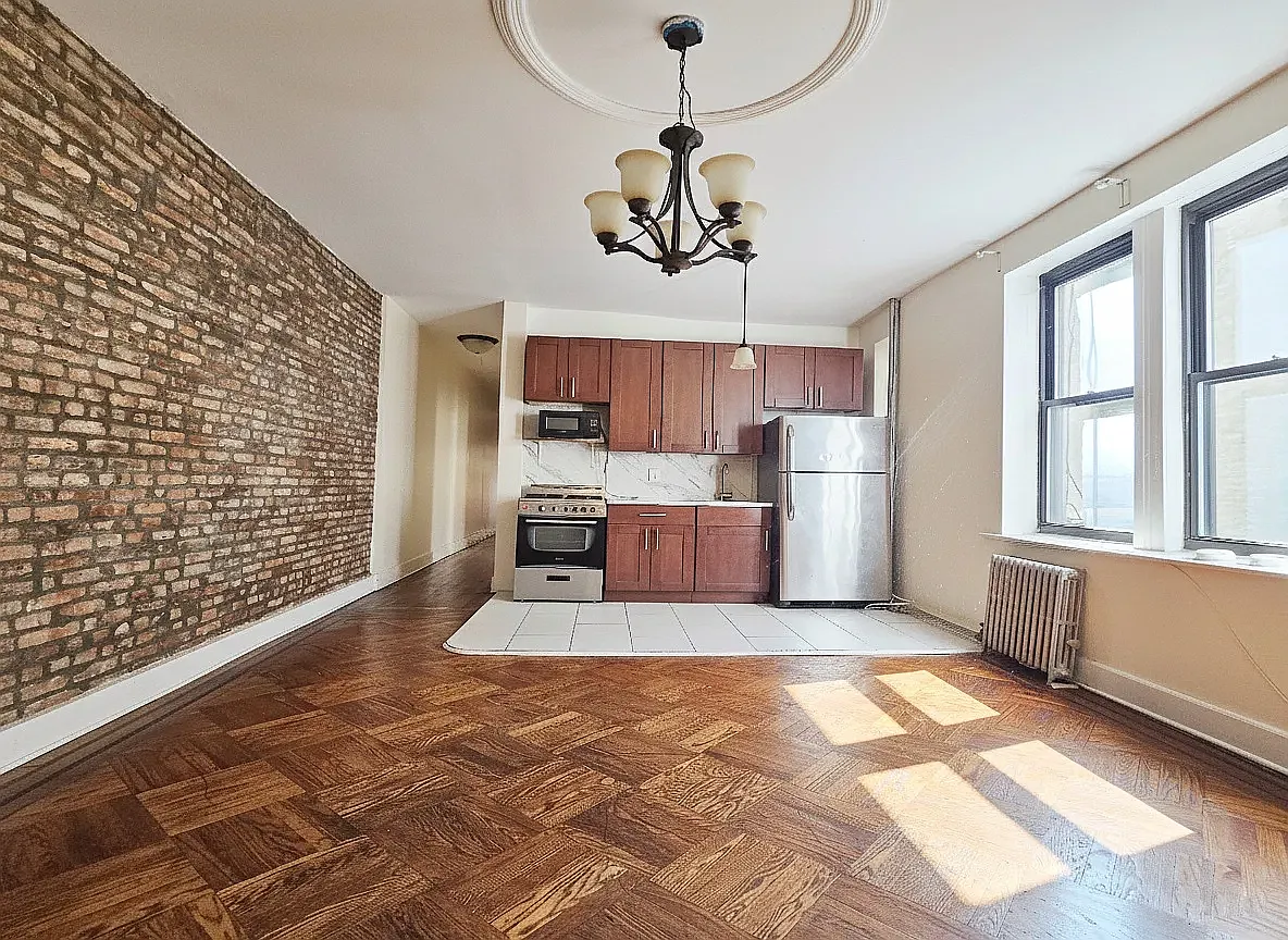 1166 Pacific Street — Photo 2
