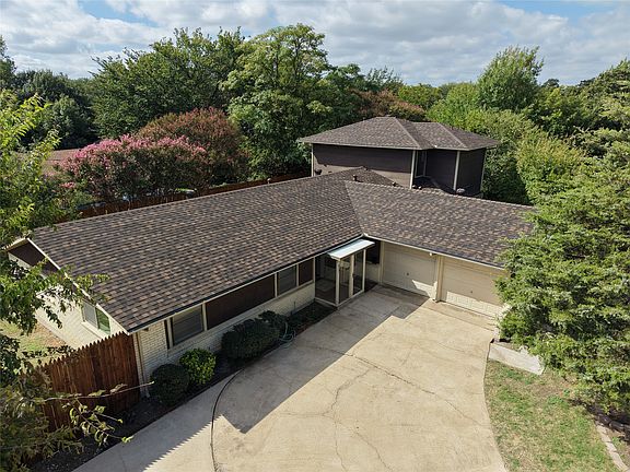 3rd image of 417 Keats Cir