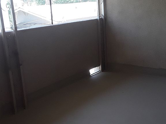 4th image of 2424 N Wishon Ave #8