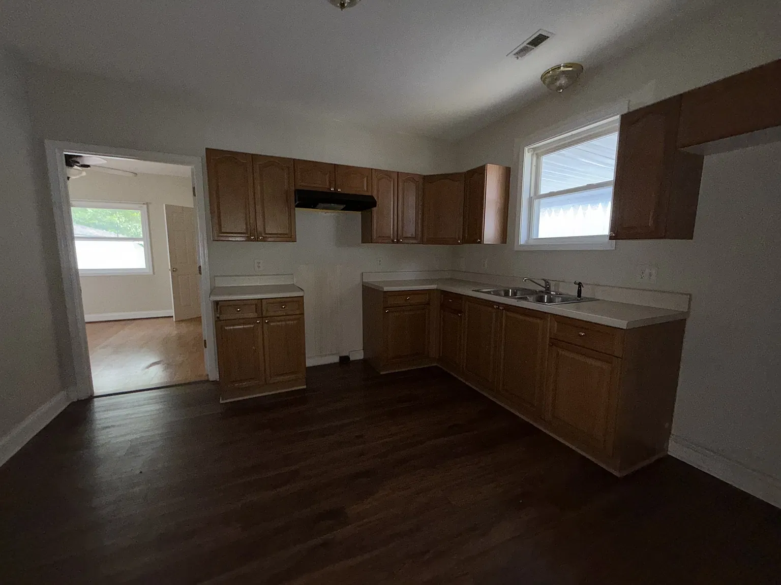 506 S 7th St - 1 — Photo 2