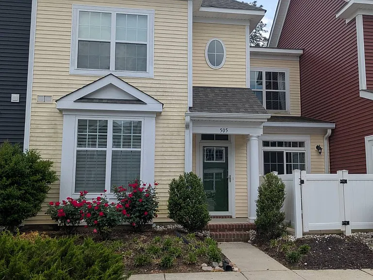 505 Promenade Ln — Photo 4