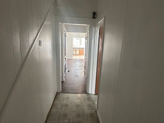2nd image of 650 W King St APT 1