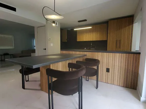 788 Park Shore Dr #E20, Naples, FL 34103