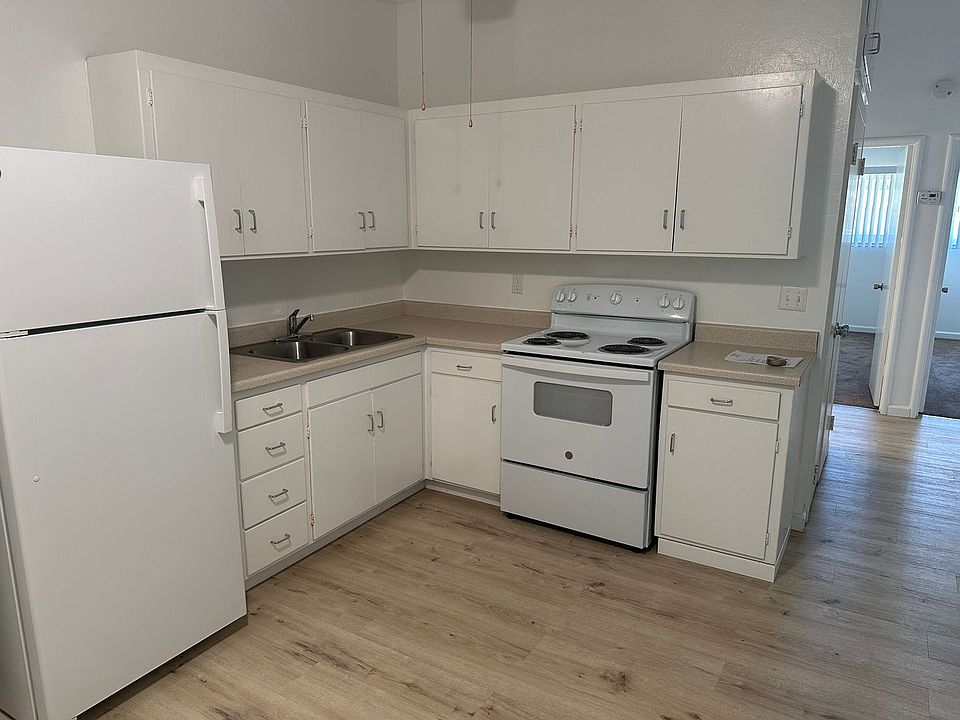 1st image of 600 Park Ave #1C