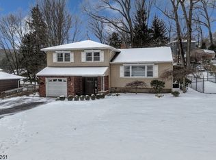 63 Kakeout Rd, Butler, NJ 07405