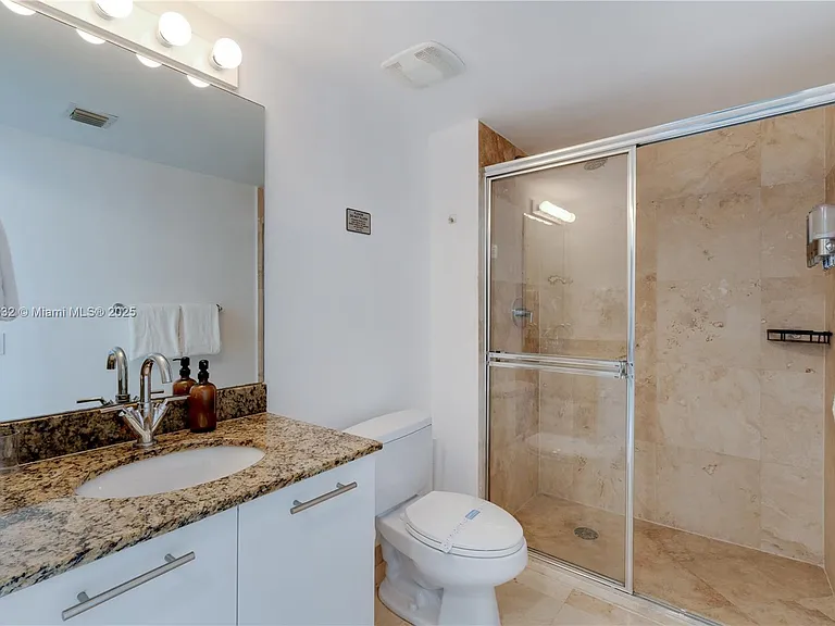 41 SE 5th St #2107 — Photo 12