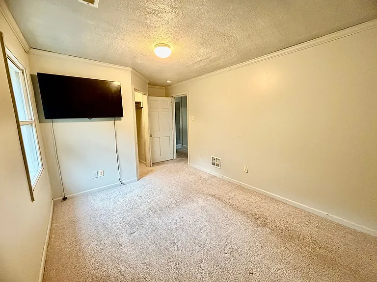 1133 Wade St — Photo 9