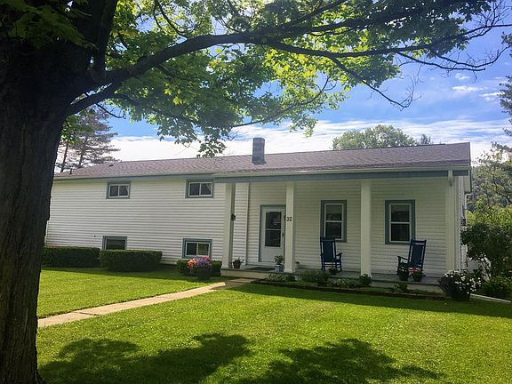 2nd image of 32 Meadow St