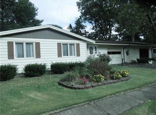 555 S Spruce St, Nokomis, IL 62075