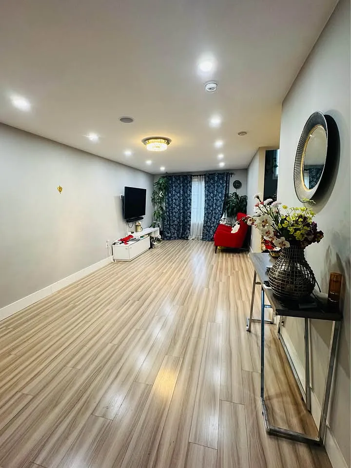 4 bed, 3.5 bath, 2000 sqft, $2,900 — Photo 4