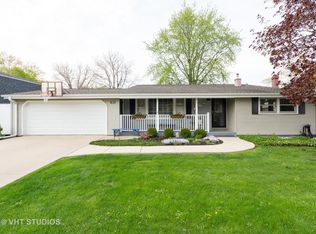 1010 Beechwood Rd, Buffalo Grove, IL 60089