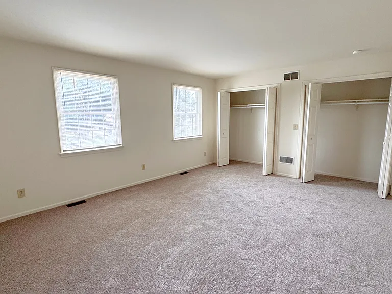126 South Court St — Photo 11