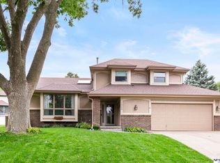 1206 Castana Cir, Papillion, NE 68046
