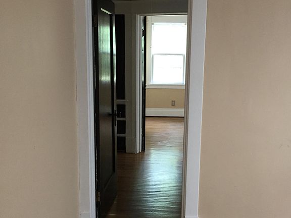5th image of 148 W Winspear Ave
