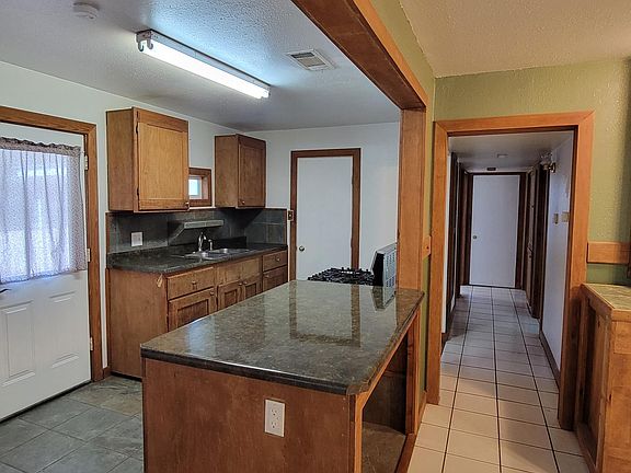 4th image of 483 Anton Dr